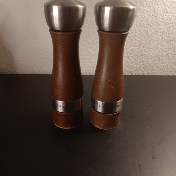 EXQUISITE VTG COLE & MASON Oldbury Wood Salt and Pepper Grinder Set. - Picture 7 of 7
